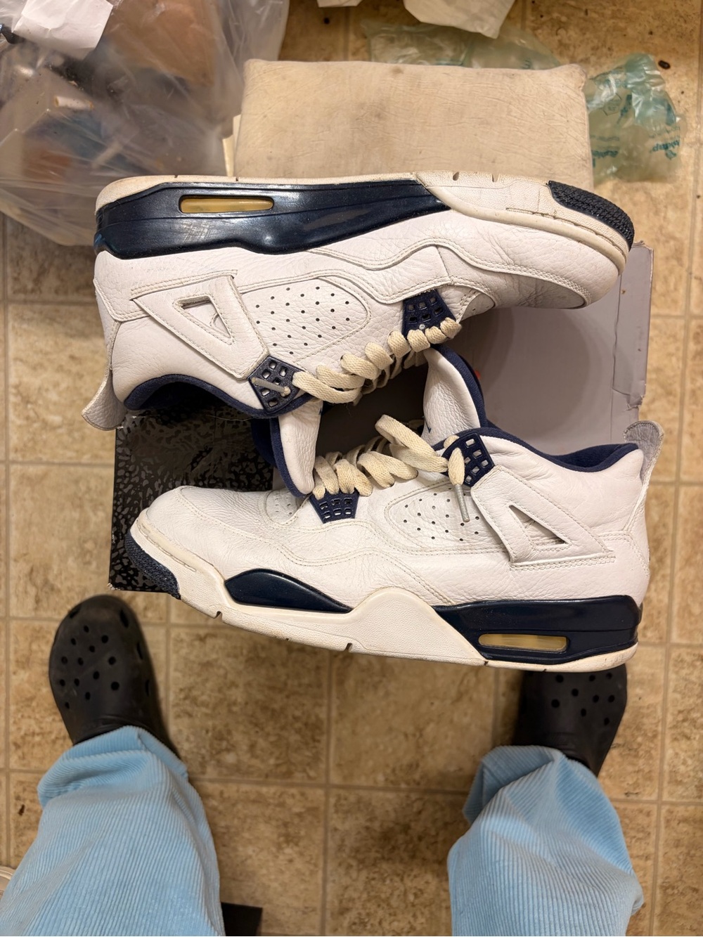 Jordan 4 - Picture 2 of 8